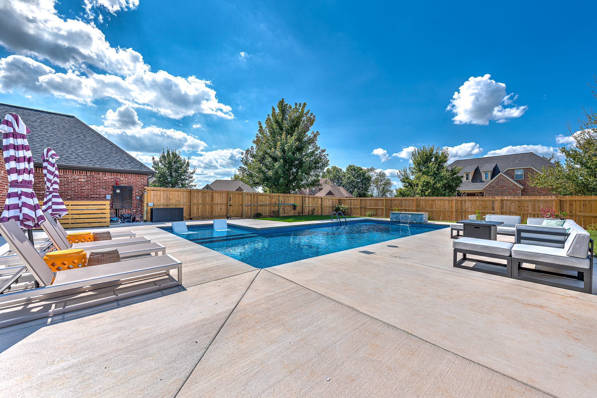 Custom inground pool with clean geometric design - Rogers Arkansas
